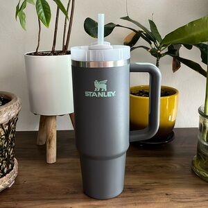 Unused Stanley cup - please note it has  a “B” on the back